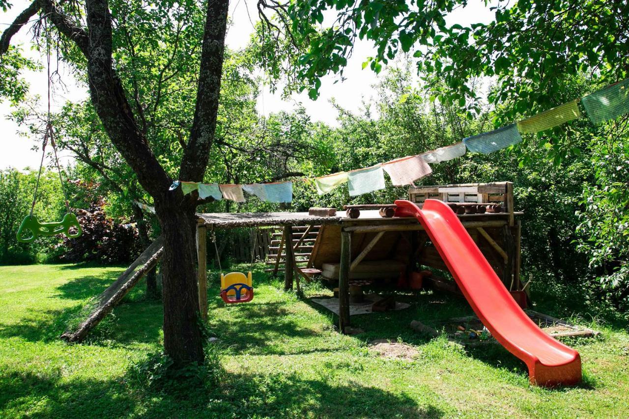 Na Okic - A Private Forest Oasis Sveti Martin pod Okicem Exteriör bild