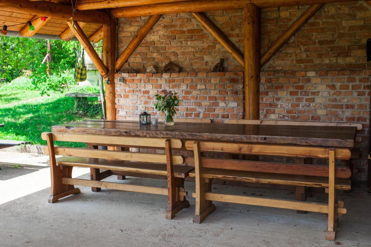 Na Okic - A Private Forest Oasis Sveti Martin pod Okicem Exteriör bild